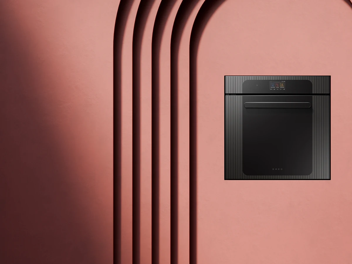 Forno Smeg Musa embutido em parede terracota